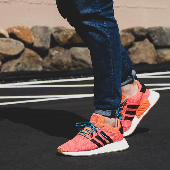 Immagine prodotto adidas Nmd R2 Estate (40 2/3)