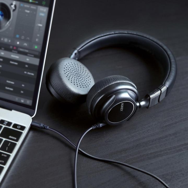 Actual product image Aukey Ep-B36