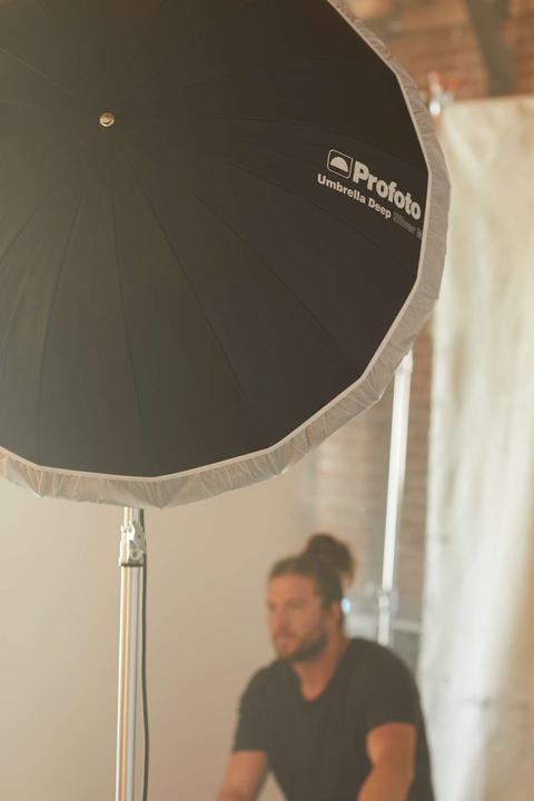 Produktbild Profoto Deep Silver XL (Schirm, 165 cm)