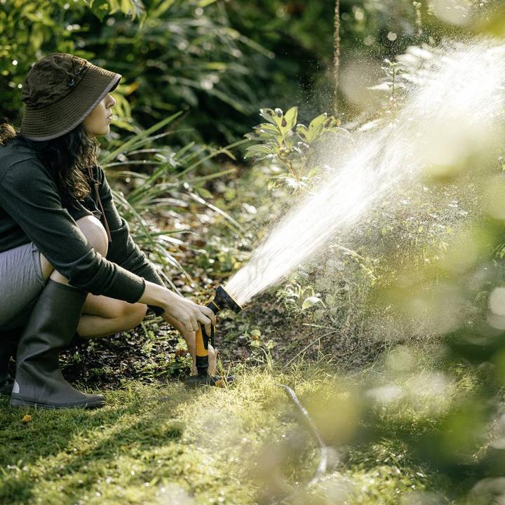 Actual product image Fiskars 1070830 Comfort Rasensprenger (Spray sprinklers)