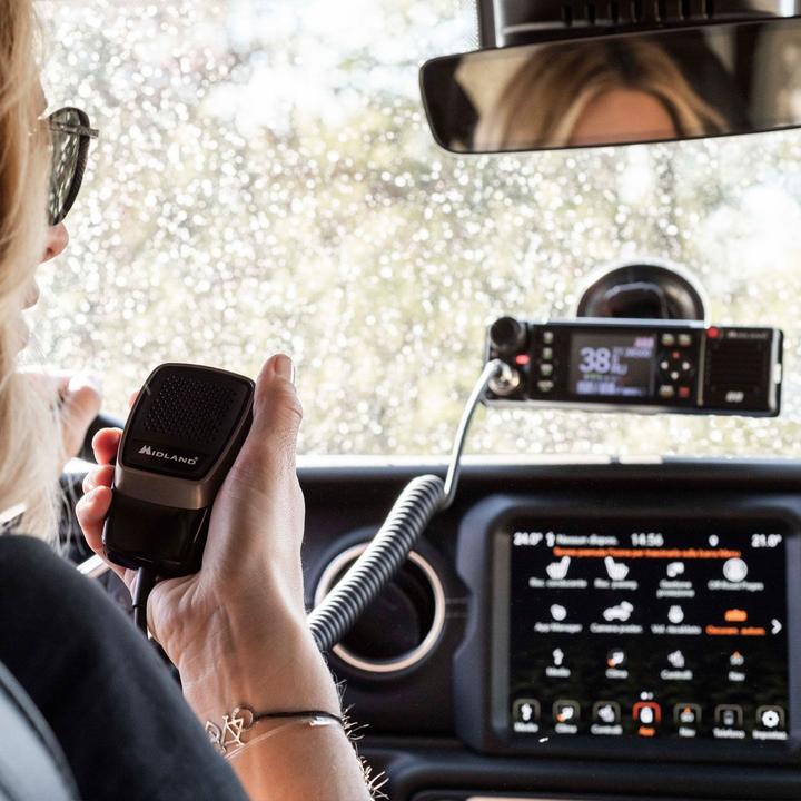 Produktbild Midland M-88 CB radio with color screen, VOX