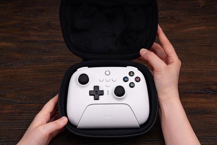 Image du produit 8bitdo Étui de voyage - Ultimate Controller (PS4, Switch, PS5, Xbox One S, Xbox One X)
