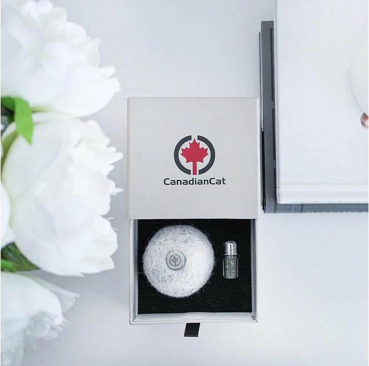 Image du produit CanadianCat Jouet pour chats Balle en feutre avec sac à parfum (Jouet à balle chat)