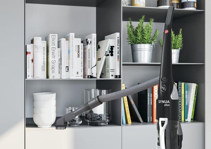 Produktbild Hoover Synua Plus Beutellos Schwarz, Silber 1,2 L