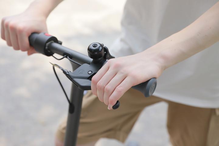 Actual product image Segway-Ninebot ZING C20 (16 km/h, 20 km, 150 W)