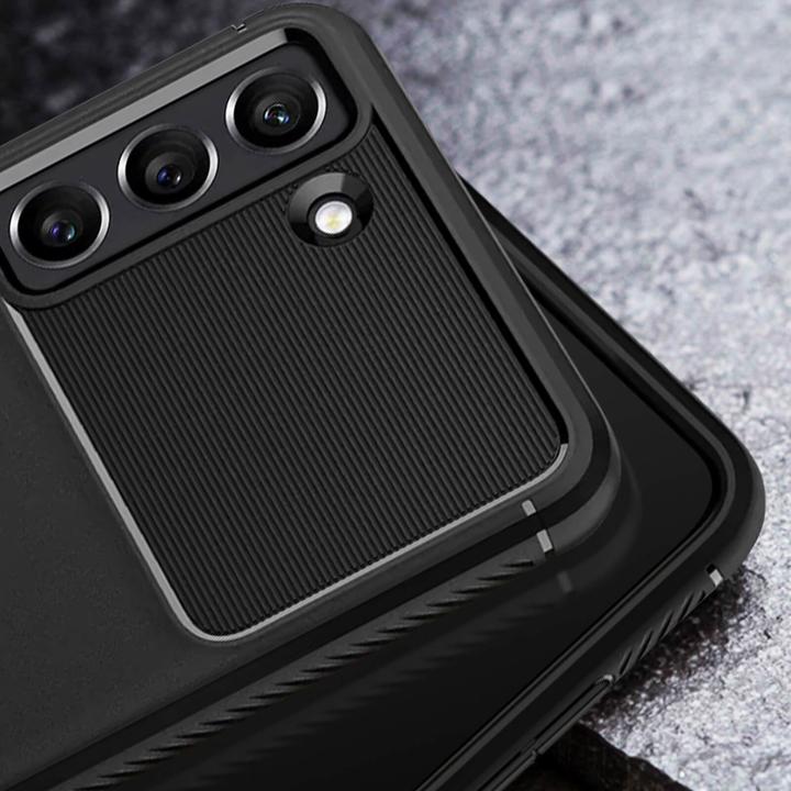 Actual product image Spigen Rugged Armor (Samsung Galaxy S21 FE)
