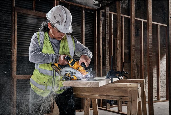 Actual product image DeWalt Battery hand circular saw