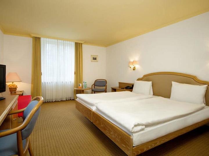 Actual product image Smartbox Wellness with a mountain panorama: 2 nights for 2 in Leukerbad (2 pers.)