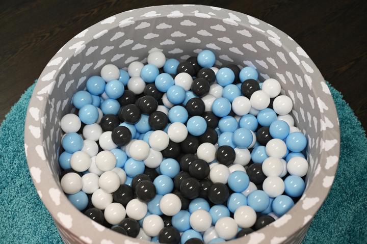 Produktbild Knorrtoys Bällebad soft - "Grey white clouds" - 300 balls creme/grey/lightblue (ca. 6cm Durchmesser)