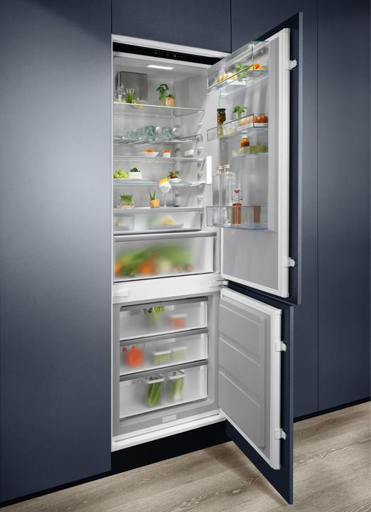 Actual product image Electrolux IK3800BNR (376 l)