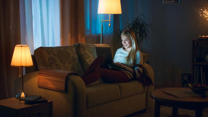 Image du produit Xiaomi Mi Lampe LED intelligente (blanc chaud) (E27, 8 W, 810 lm, 1 x, F)