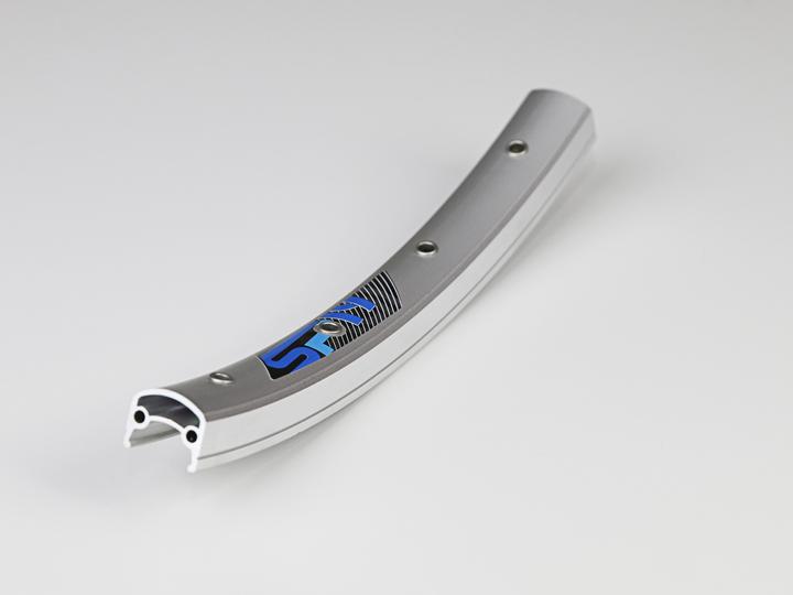 Actual product image Exal SP19 (19-622) 700C silver anodized, 36-hole (28")