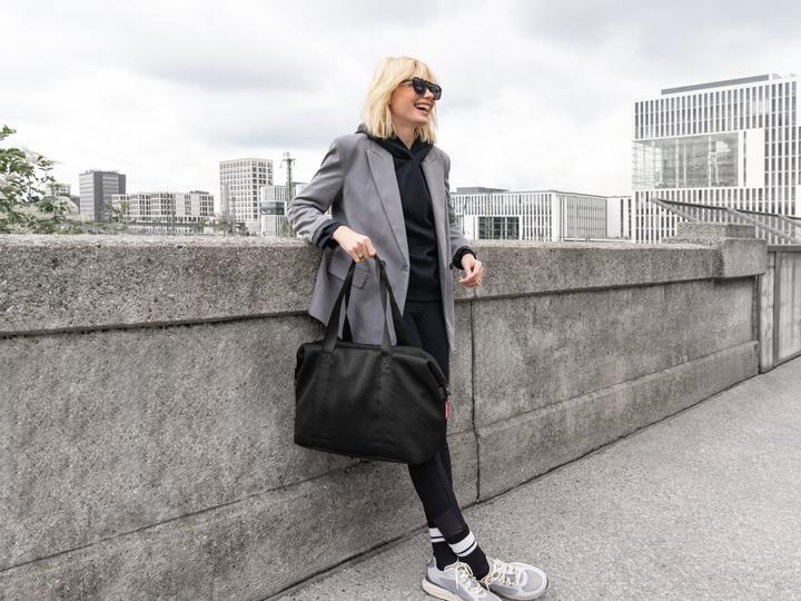 Produktbild reisenthel extralite weekender M mesh black (28 l)