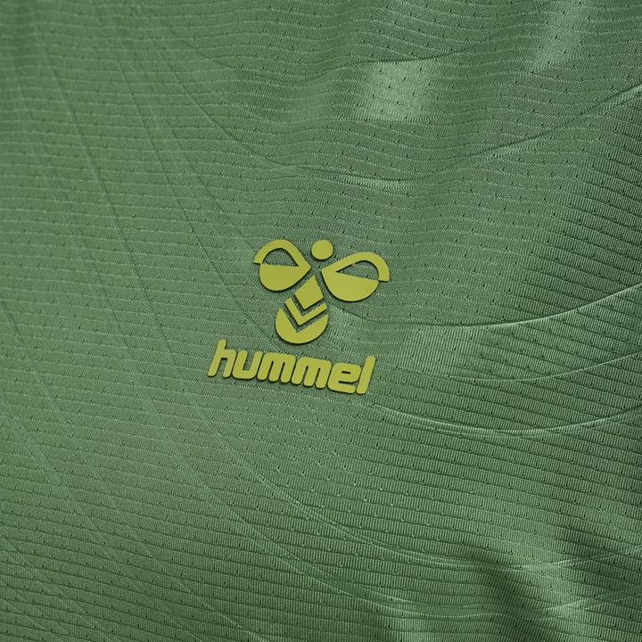 Actual product image hummel Ongrid Poly Tee S/S Wo (M)