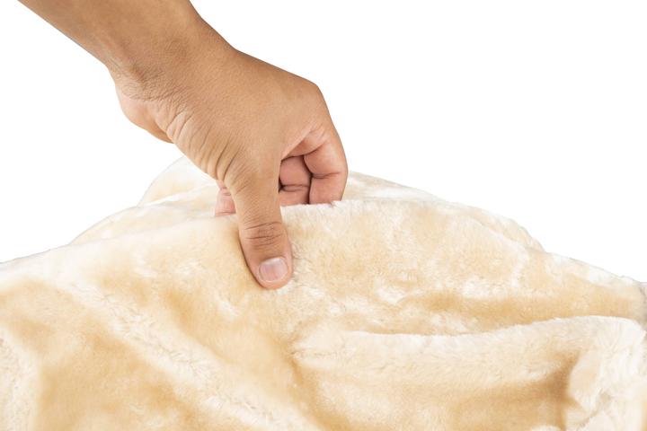 Actual product image Walser Car seat cover "Teddy" - faux fur - beige