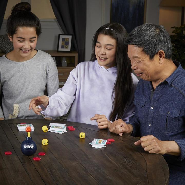 Produktbild Hasbro Gaming Ka-Blab! Party-Kartenspiel (Dänisch, Norwegisch)