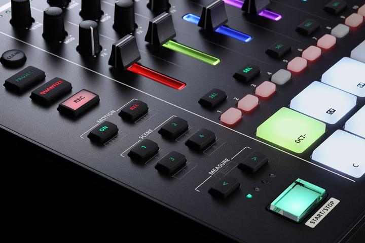 Actual product image Roland MC-707 (Groovebox)