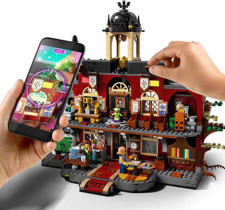 Produktbild LEGO Newbury's spukende Schule (70425, LEGO Hidden Side)