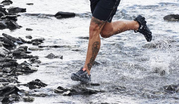 Actual product image On Running Cloudventure Waterproof (47)