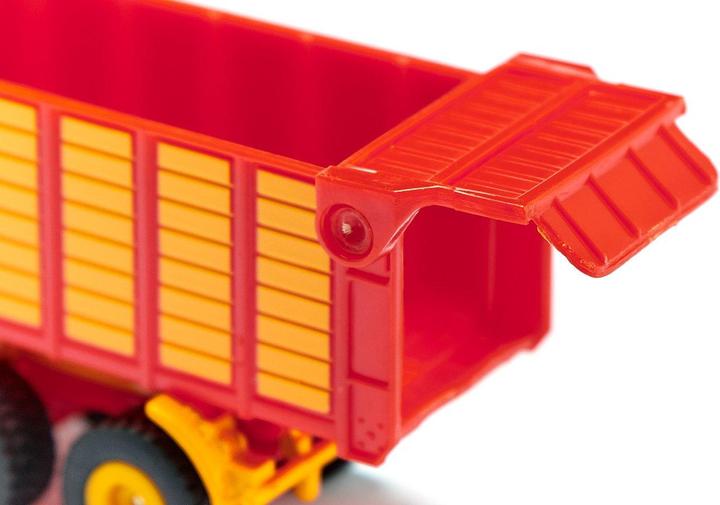 Actual product image Siku John Deere with silage trailer