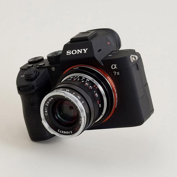 Actual product image Urth Lens Mount Adapter: Compatible with Leica M Lens to Sony E Camera Body
