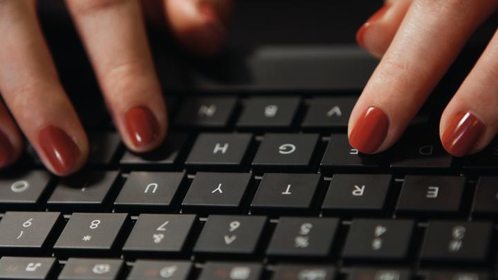 Image du produit Logitech Clavier illuminé sans fil K830 (US, Sans fil)
