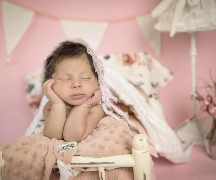 Actual product image Baby-Nest The Angel Nuscheli Wing Salmon