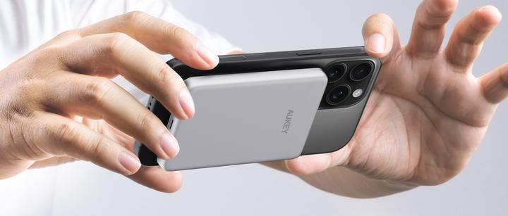 Immagine prodotto Aukey MAG FUSION SLIM - Powerbank (5000 mAh, 18 W, 18 Wh)