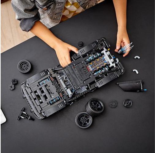 Image du produit LEGO La Batmobile de Batman (42127, LEGO Technic)