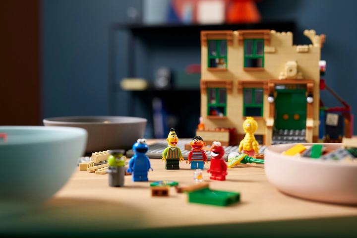 Immagine prodotto LEGO 123 Sesame Street (21324, LEGO Ideas, Set LEGO rari)