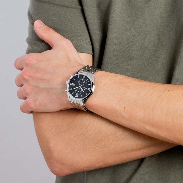Actual product image Festina Classic Chronograph (Chronograph, 42 mm)