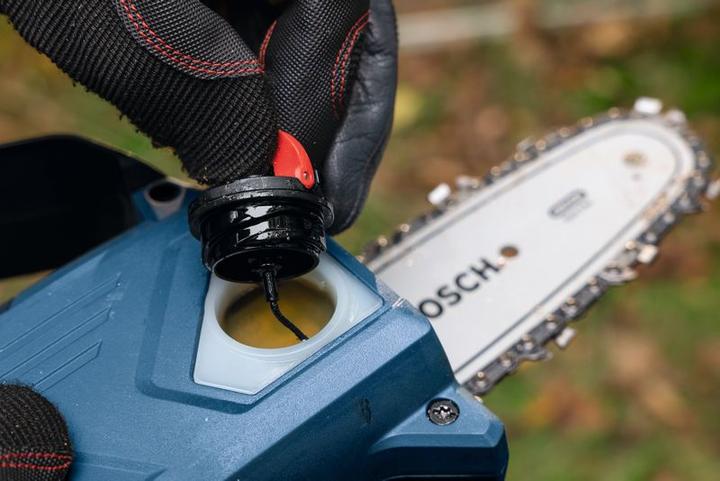 Produktbild Bosch Professional Bosch GKE 18V-15 Akku-Astsäge (Akku Kettensäge)