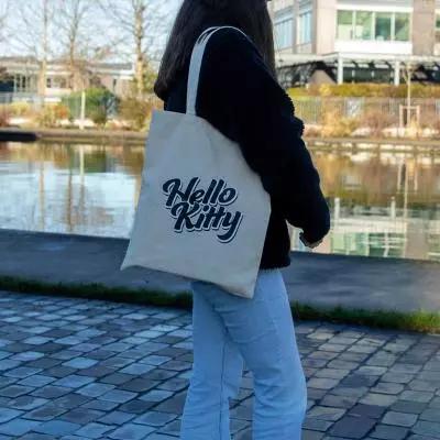 Produktbild Konix Hello Kitty Tragetasche Wink