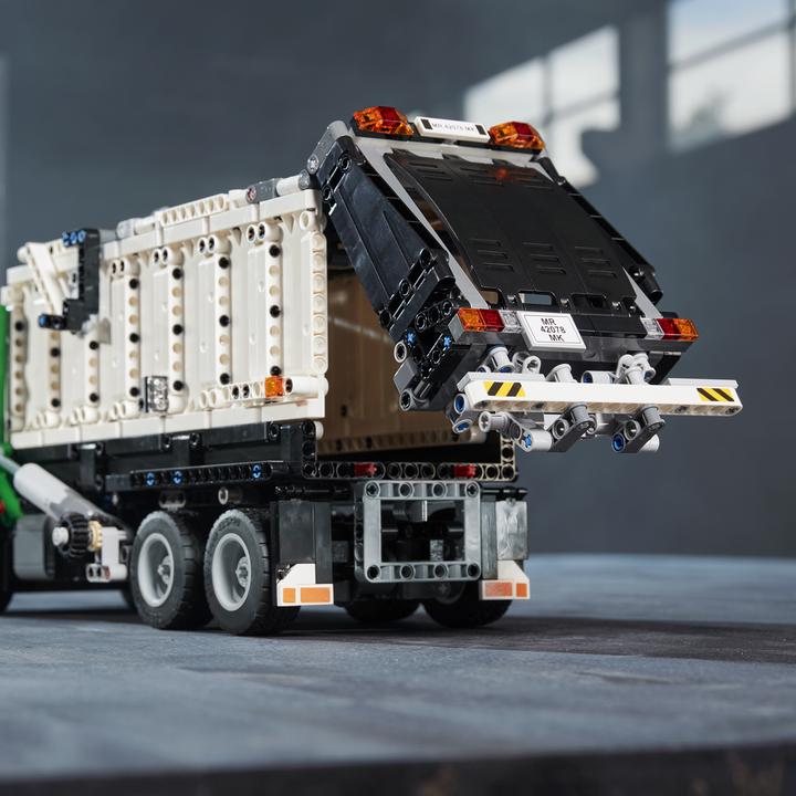 Actual product image LEGO Mack Anthem (42078, LEGO Technic)