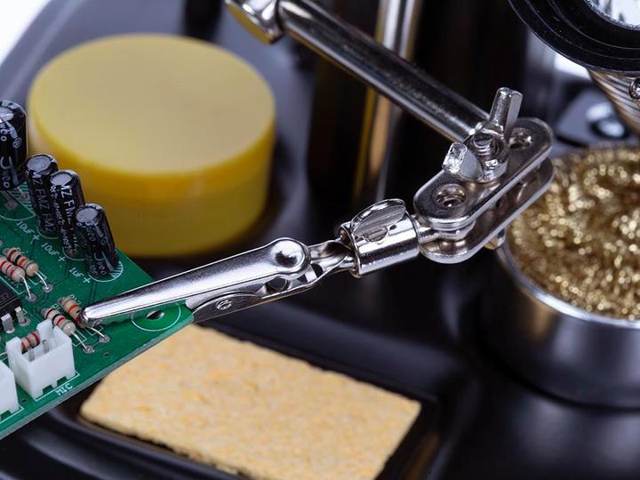 Produktbild Velleman Löthilfe mit Lupe (Dritte Hand)