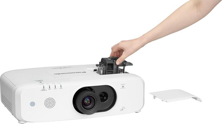 Produktbild Panasonic Pt-Fz570e (WUXGA, 4500 lm, 1.22 - 2.26:1)