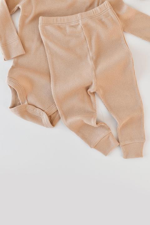 BabyCosy Set. Hose. Body langarm. Mütze