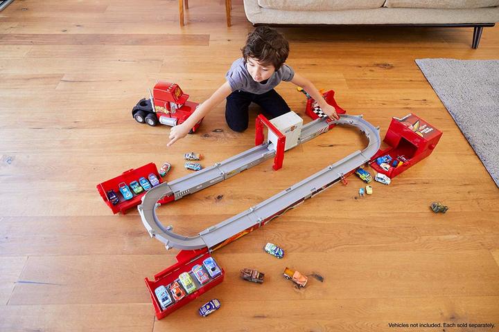 Produktbild Mattel Cars Macks Mega-Rennwelt