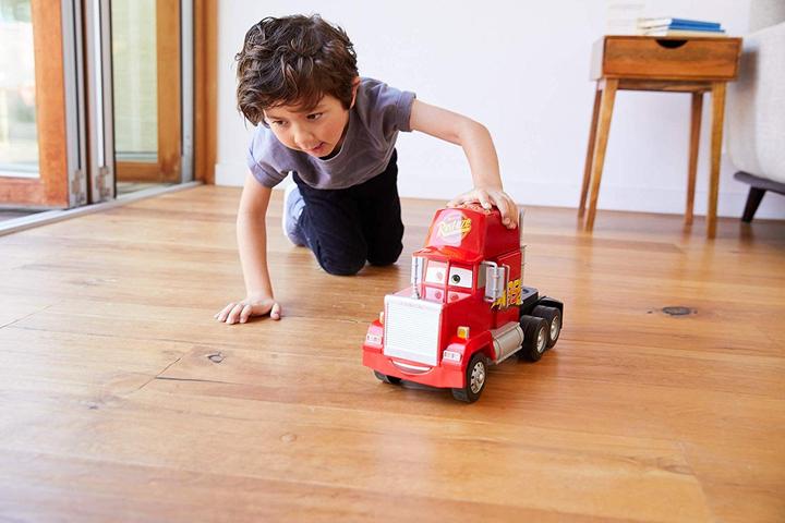 Produktbild Mattel Cars Macks Mega-Rennwelt