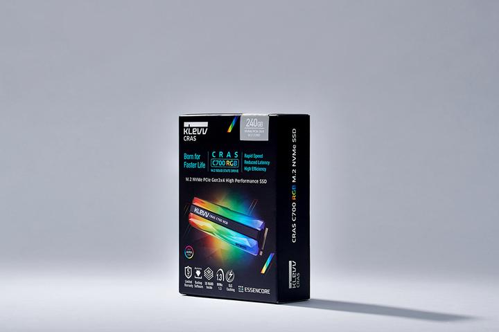 Actual product image NoName Disque Dur SSD Klevv Cras C700 RGB 240Go - M.2 NVMe Type 2280 (240 GB, M.2)