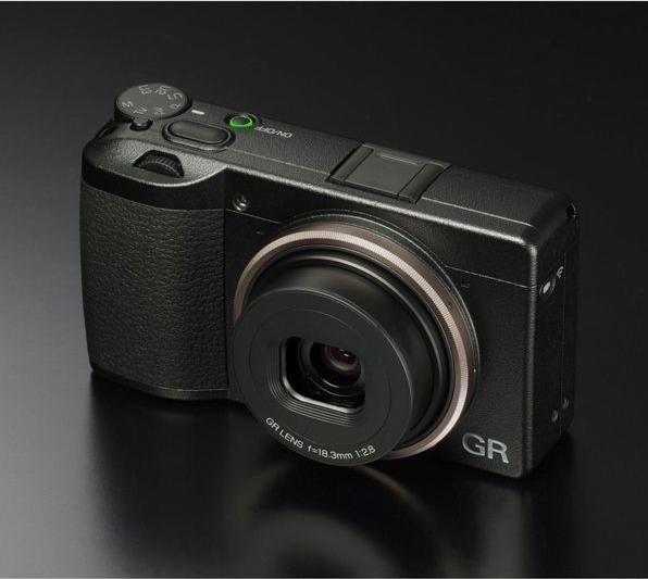 Immagine prodotto RICOH Gr III (18.3mm, 24.20 Mpx, APS-C / DX)