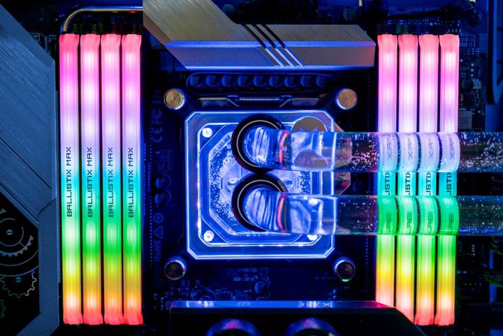 Actual product image Crucial Ballistix MAX RGB (2 x 8GB, 4000 MHz, DDR4-RAM, DIMM)