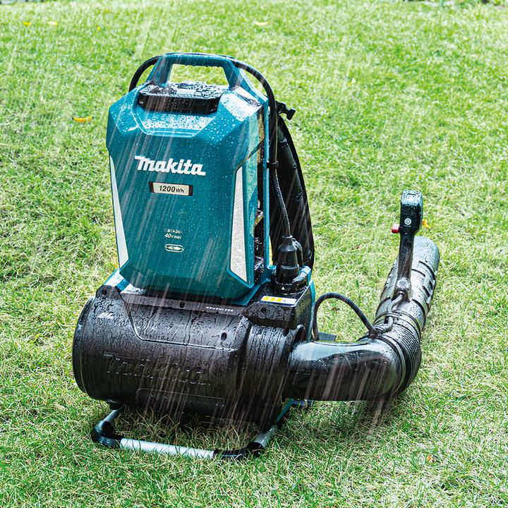 Actual product image Makita UB002CZ (Rechargeable battery operated, Leaf blower)