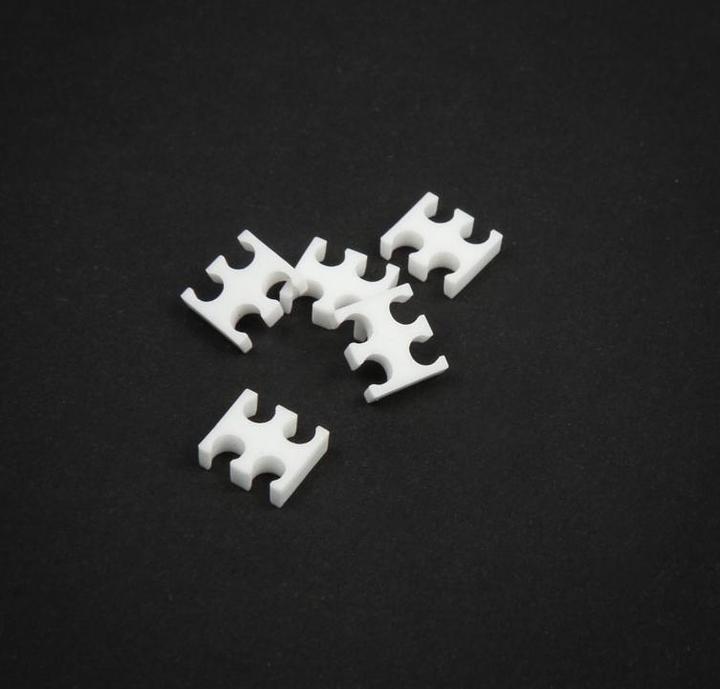 Image du produit King Mod Peigne à câbles 4 slots 4mm grand - blanc - lot de 5