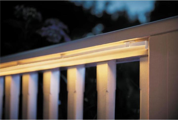 Actual product image Philips Hue Outdoor Lightstrip (RGBW, 500 cm, Outdoor)