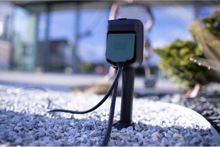 Actual product image Brennenstuhl Connect WIFI garden socket with ground spike and mounting plate IP44 2-fold 10m H07RN-F3G1,5 (2 x, CEE 7/3, 10 m)