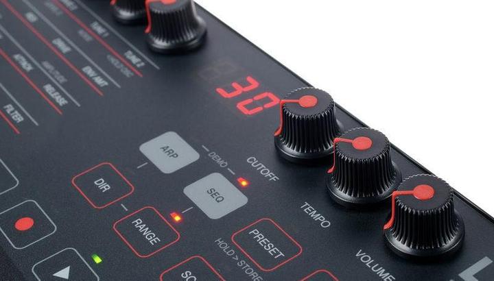Produktbild IK Multimedia UNO Synth