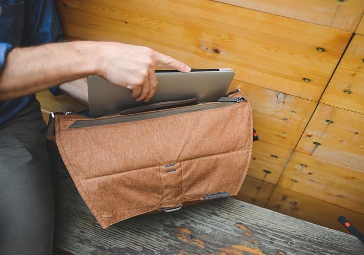 Produktbild Peak Design Everyday Messenger 15" (Kamera Schultertasche, 18 l)