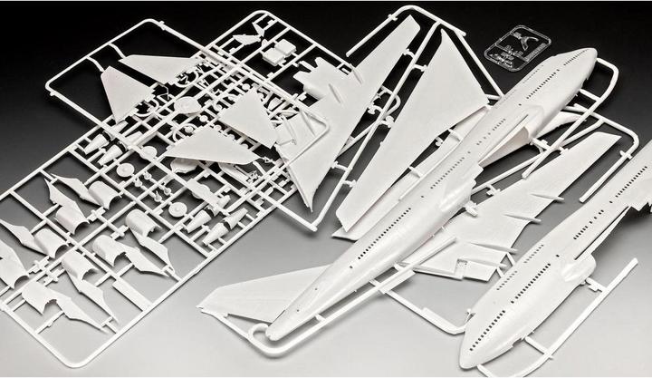 Actual product image Revell Boeing 747-400 Ed Force One