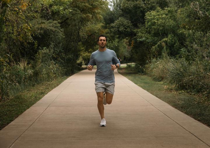Actual product image Garmin Forerunner 165 (43 mm)